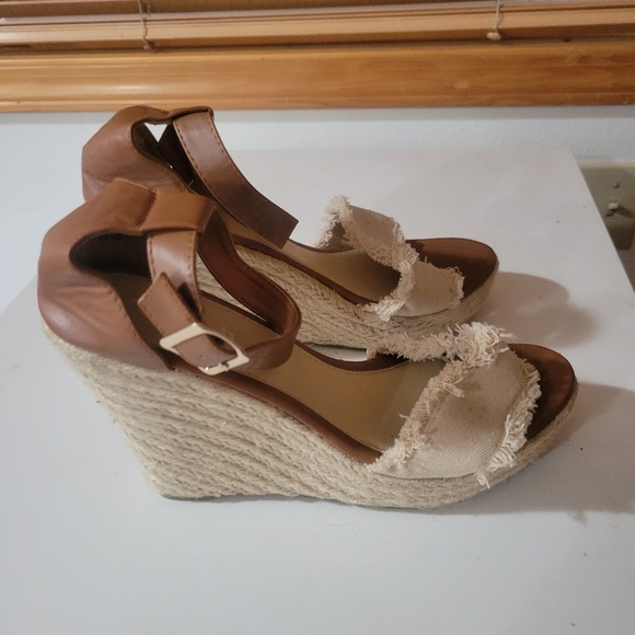 New Refresh Wedges - Picture 2 of 4